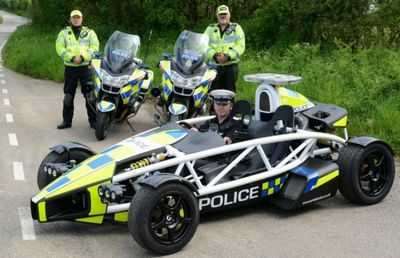 Ariel Atom 3 горит взлетно-посадочную полосу в Малайзии Ariel Atom 3 горит взлетно-посадочную полосу в Малайзии