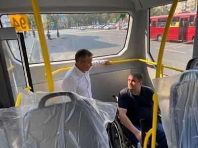 Водители автобусов получают советы по оказанию помощи пассажирам с ограниченными возможностями