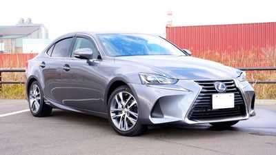 Рестайлинг - Lexus IS 300h Hybrid 2.5 Люкс (A)
