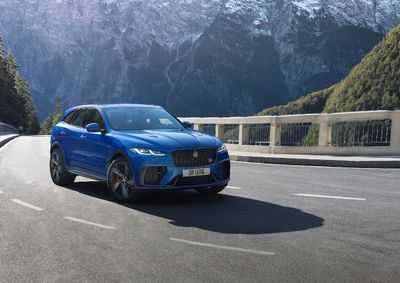 Jaguar F-PACE SVR демонстрирует характеристики спортивного автомобиля