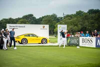 Porsche принимает павильон Porsche X BOSS на SMBC Singapore Open Porsche принимает павильон Porsche X BOSS на SMBC Singapore Open