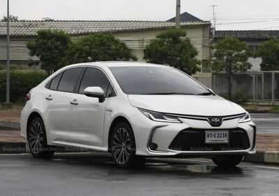 Обзор автомобиля - Toyota Corolla Altis Hybrid 1.8 (А) Обзор автомобиля - Toyota Corolla Altis Hybrid 1.8 (А)