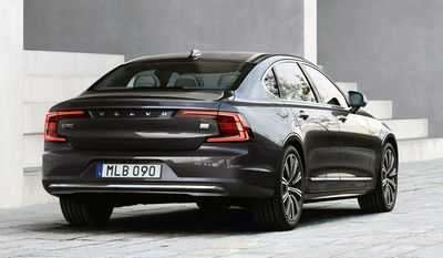 Новый бензиновый двигатель T4 пополнил линейку Volvo S90 и V90