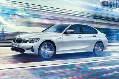 Новый седан BMW 330e теперь доступен в Сингапуре